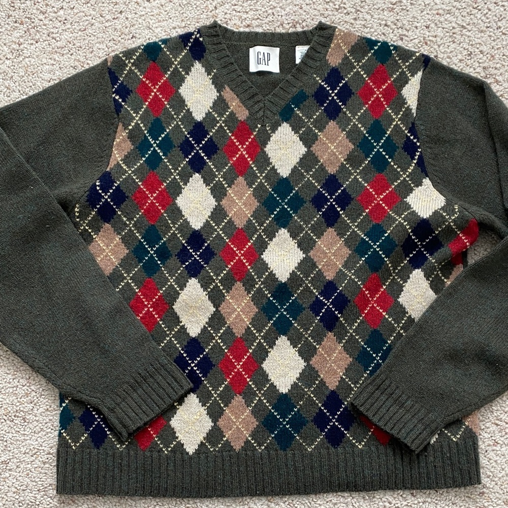 GAP Shetland Wool Argyle V-Neck Sweater. S.